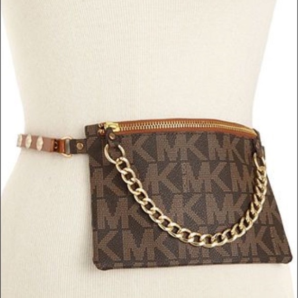 Michael Kors Handbags - Michael Kors MK Signature Fanny Wallet Belt Bag M